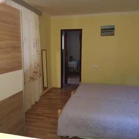 Daire Zelina - One Bedroom With Terrace