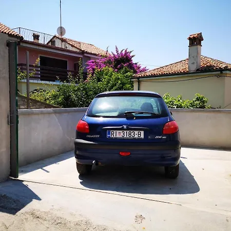 Zelina - One Bedroom With Terrace Daire